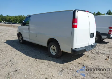 2019 Chevrolet Express 2500 Work Van z USA, uszkodzony, nr VIN 1GCWGAF18K1257383